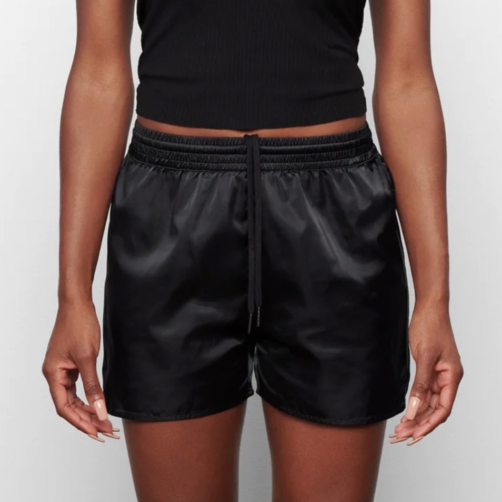 - Skims Utility Sport Short Onyx Size Large never worn, out of stock online